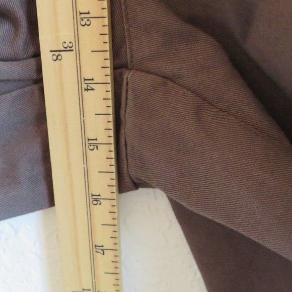 Izod* Men's 1.5" Belt Loop Front Pleat Multipocketed Chino Shorts~ Size 40 Waist - Picture 4 of 7